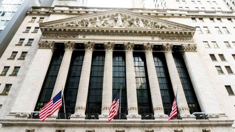 US stocks close higher after Fed holds rates