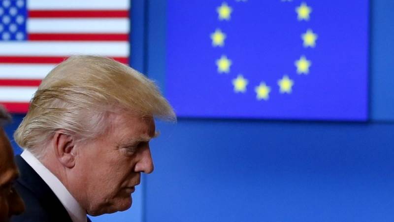 Trump allegedly weighs 10% tariffs on all EU imports