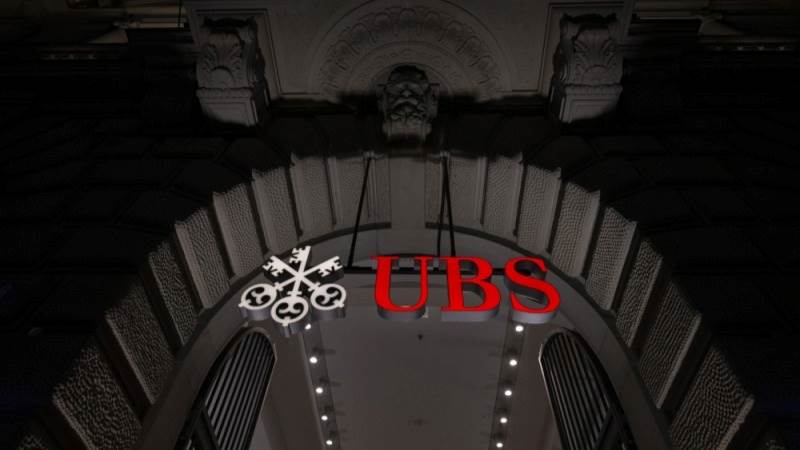 UBS reports $0.8 billion net profit for Q4