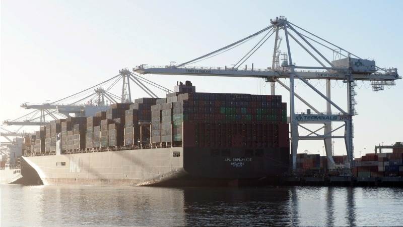 US goods trade deficit at $123B in December