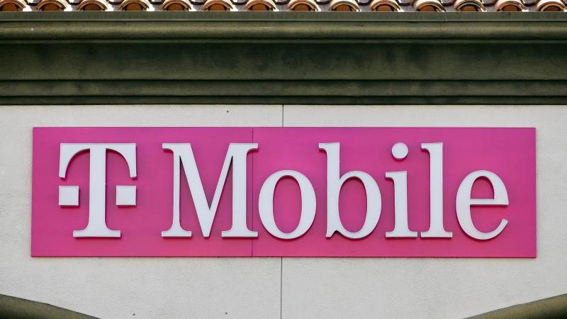 T-Mobile, Starlink launch satellite texting test