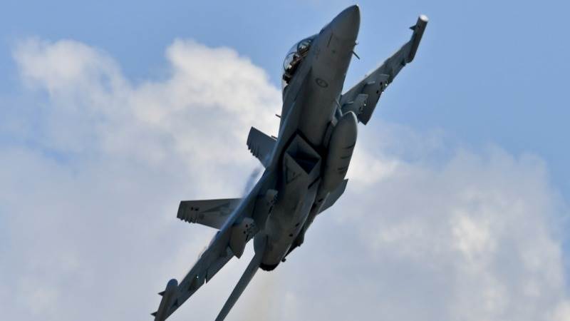 Fighter aircraft crashes near San Diego, no casualties