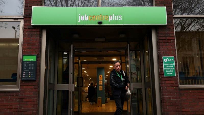 UK’s unemployment rate at 4.4% in Q4