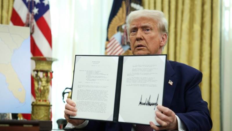 Trump signs order ending welfare for illegal immigrants