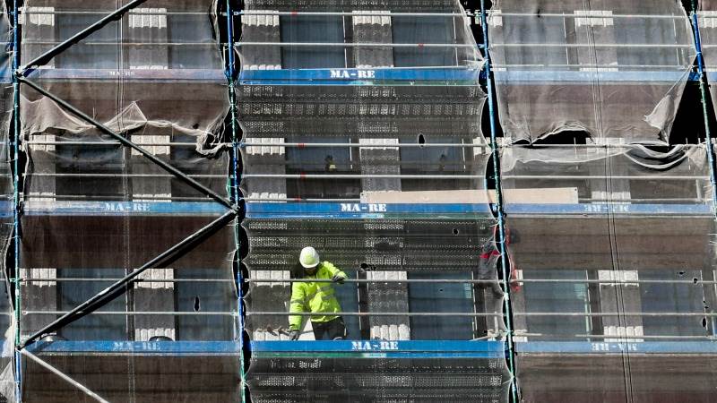 Eurozone’s construction output stable in December