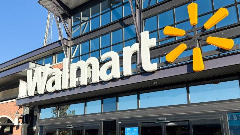 Walmart’s revenue up 4.1% to $180.6B in Q4