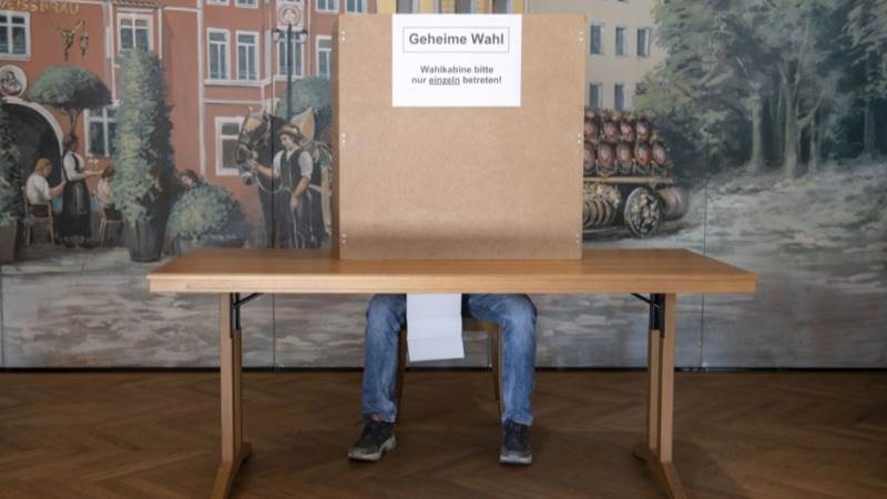 German voters head to polls in snap election