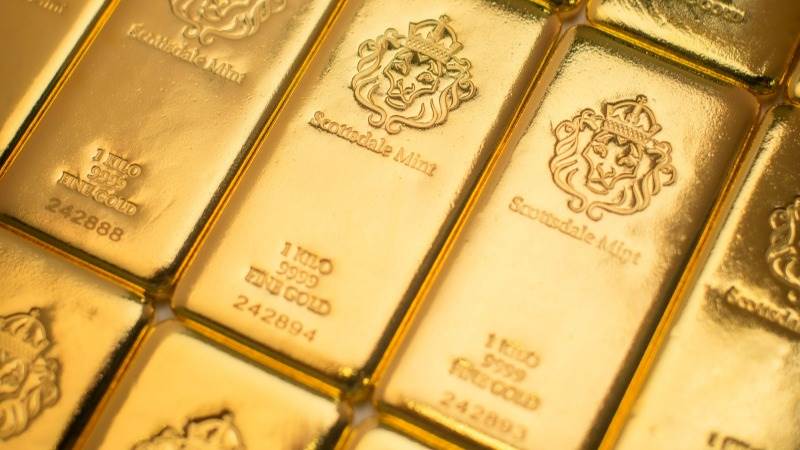 Gold tumbles 1% as US Treasury yields rise