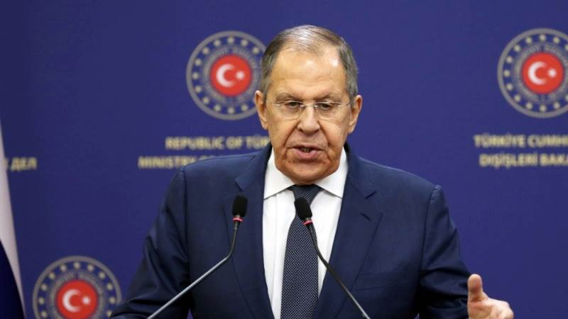 Lavrov: Macron’s nuclear rhetoric threatens Russia