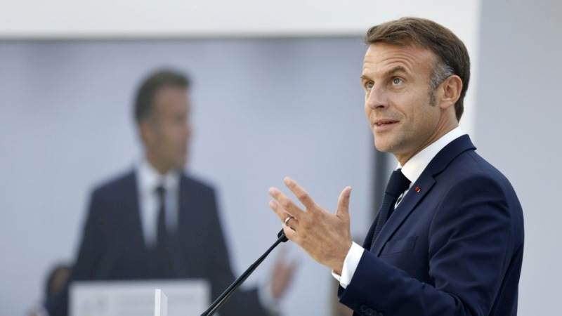 Macron pushes for independent European defense