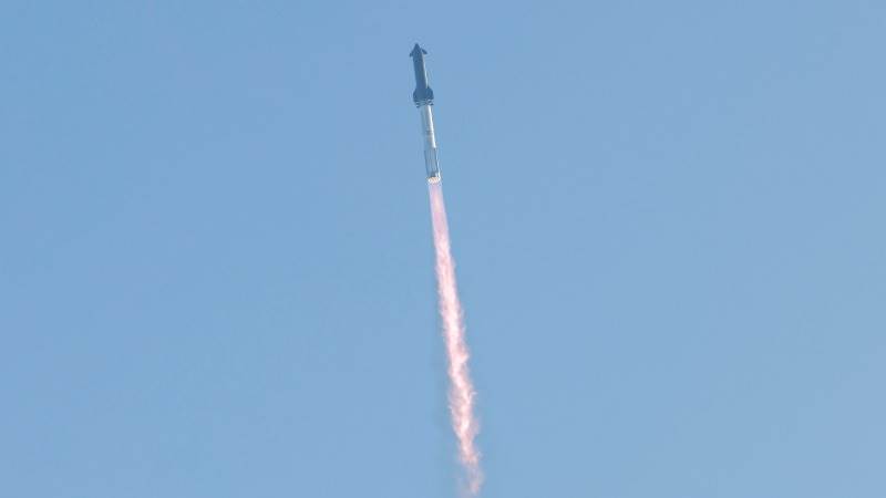 SpaceX’s Starship explodes, debris seen over Bahamas