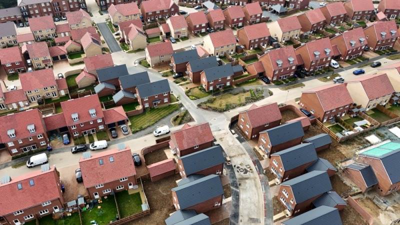 UK house prices up by 2.9% in February