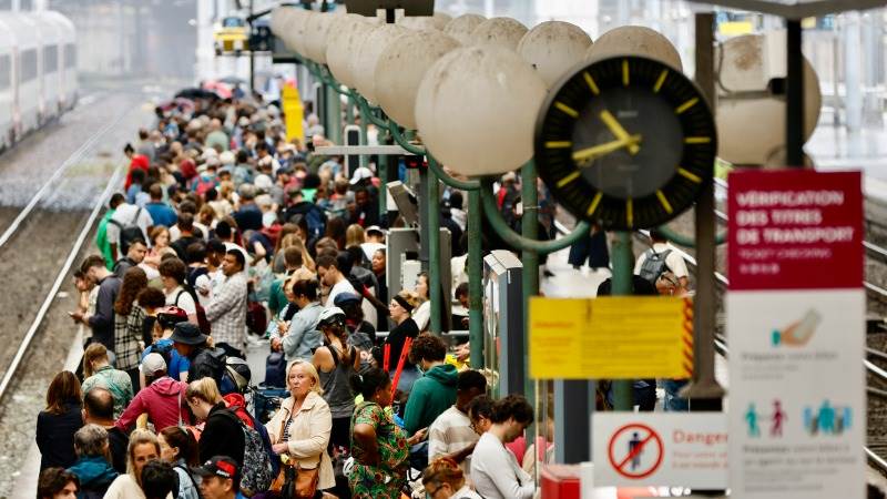 Paris train traffic disrupted due to WW2 bomb