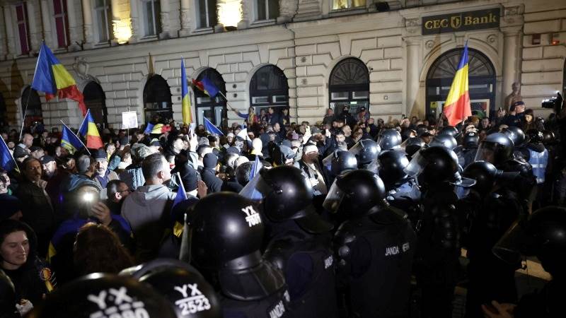 Protests erupt as Romania bans Georgescu’s candidacy