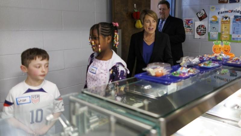 USDA cuts $1 billion program funding schools, food banks