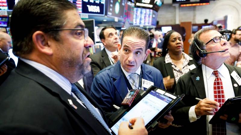 US closes lower with trade dispute in focus