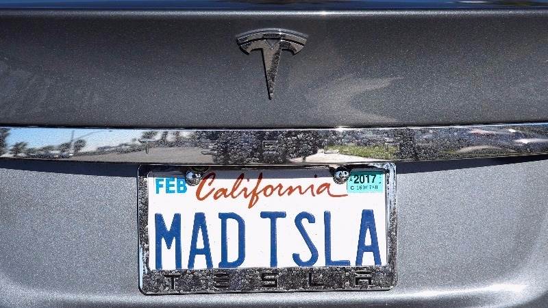 Tesla silently prolongs Model 3 delivery date