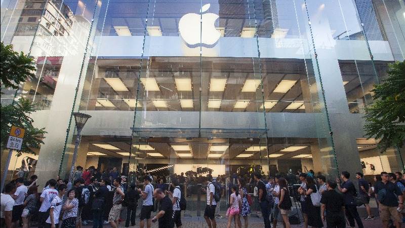 Apple to launch new Macs by the end of October