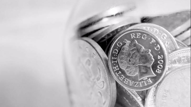Sterling rises on Davis' speech
