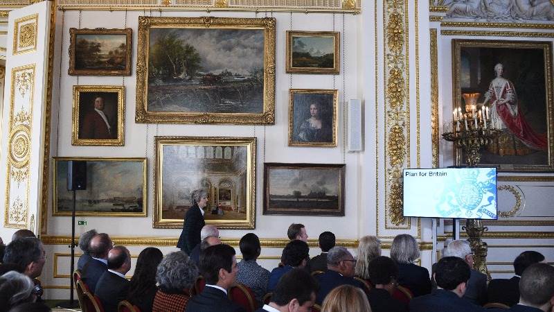 Fitch: UK's Brexit deal ambitious, outcomes remain unclear