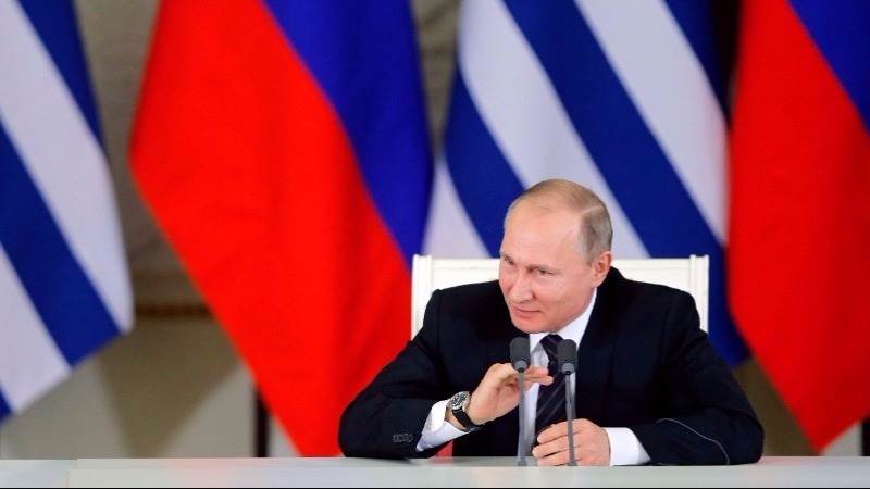 Putin points to decline in inflation; praises economy
