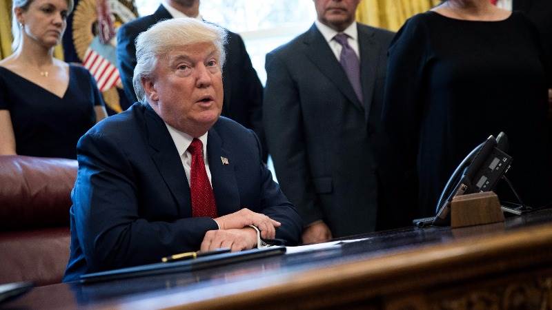 Trump pledges use of US steel, labor in tweet
