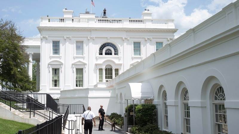 Treasuries pare gains on Trump's comments