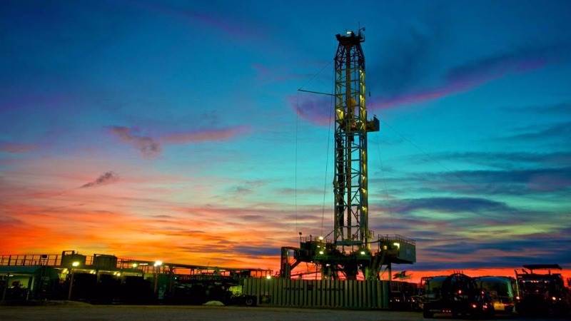 US adds 8 oil rigs