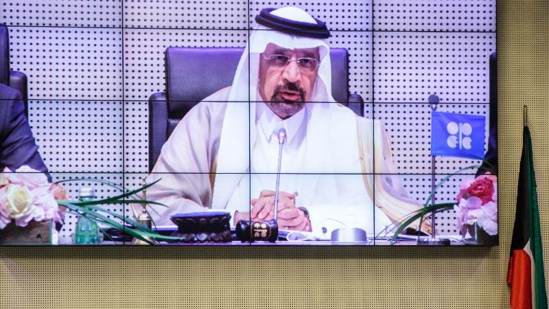 Saudis' Al-Falih: Output cut compliance tops 100%