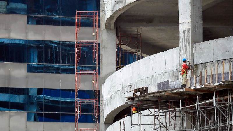 Builders in Eurozone raise output by 0.3% in April