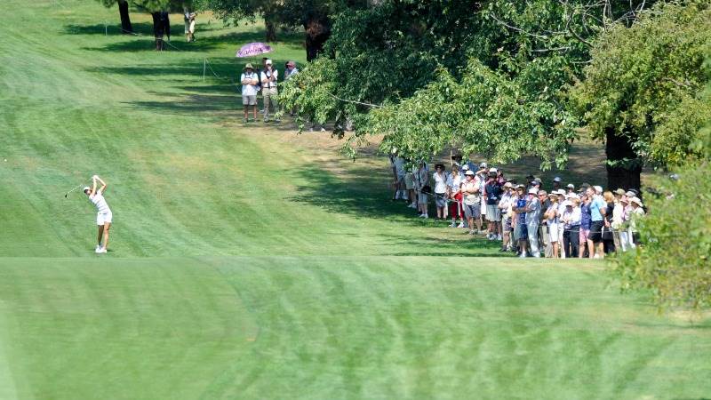 Trump thanks supporters for coming to golf tourney