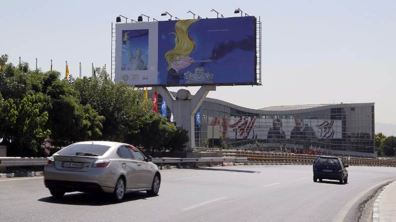 Iran sentences US citizen for 10 years in prison