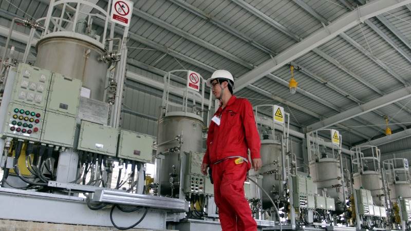 Oil higher, supported by strong Chinese demand
