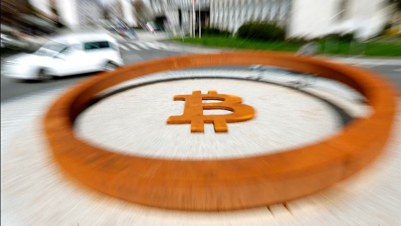 Coinbase acquires Earn for over $100M