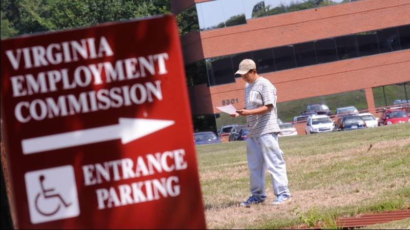 US initial jobless claims down 18,000 to 214,000