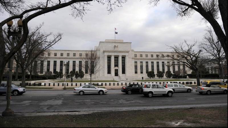 US central bank sticks to paying interest on reserves