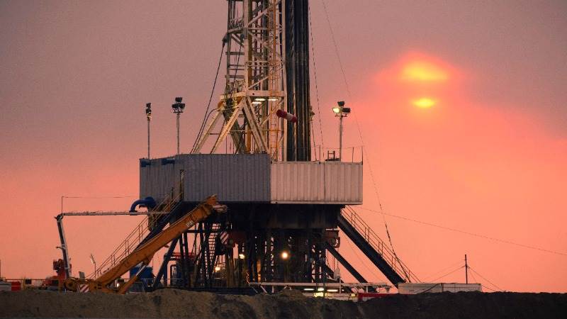 US oil rig count rises by 7 to 867 - Baker Hughes