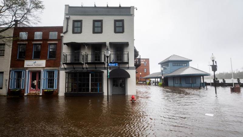 North Carolina expects flooding amid Florence