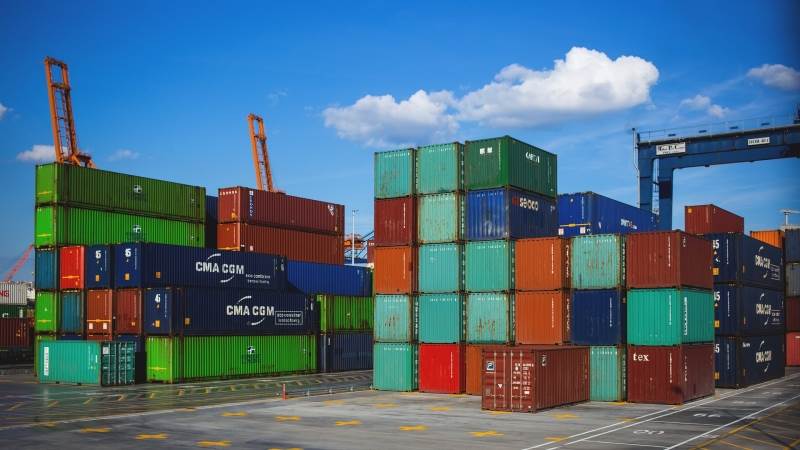 China's trade surplus with US soars to record high